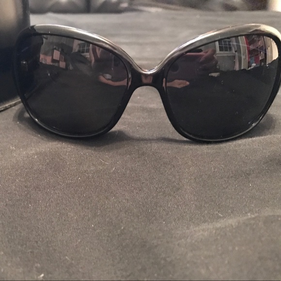 Polarized Marc Jacobs Sunglasses - Picture 3 of 5